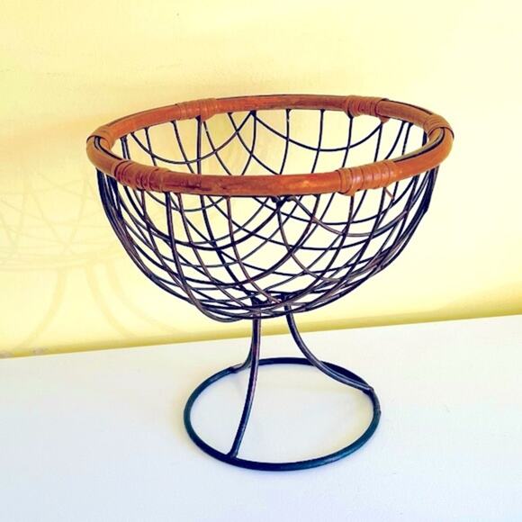 Vintage Decorative Wood Metal Pedestal Basket Bowl Bread Fruit Home Decor - Picture 2 of 10